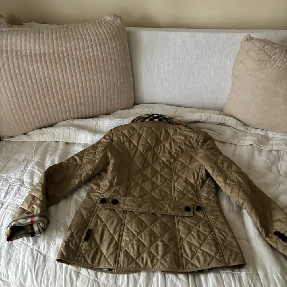 Burberry Beige Quilted Jacket with Signature Check Lining - Picture 3 of 7